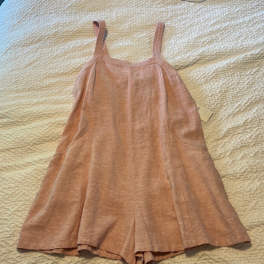 Loose pink linen romper with pockets! Size small, never worn!!
